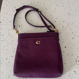Coach Kitt Crossbody Messanger Bag Crossgrain Leather DEEP BERRY Purple Top Zip